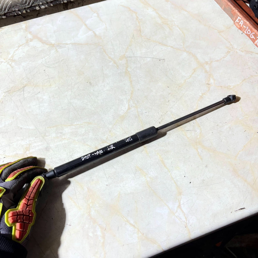8200385560 TAILGATE GAS STRUT FOR RENAULT TWINGO 2013