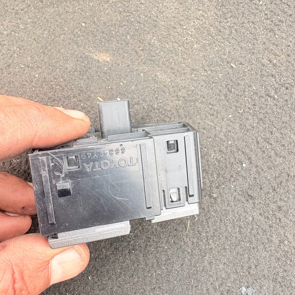 TOYOTA PRIUS HUD NAVIGATION CONTROL SWITCH 75D800 MK3 2009-2015