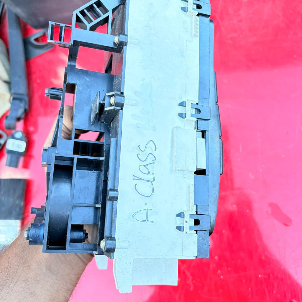 1688300485 Mercedes Benz A Class Climate Temperature Switch Panel