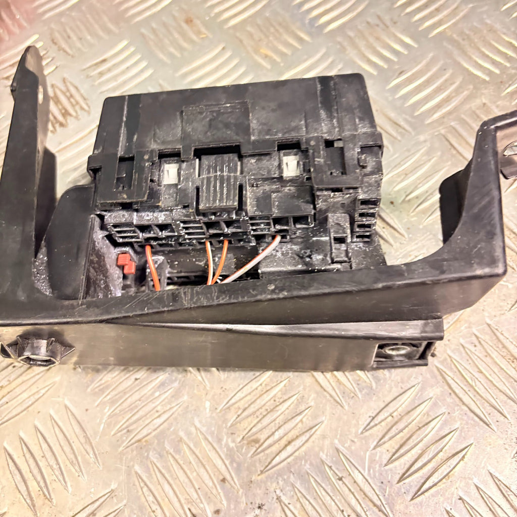 FIAT PUNTO MK3 TYPE 199 2012-2018 1.4 5DR FUSE BOX MODULE BRACKET