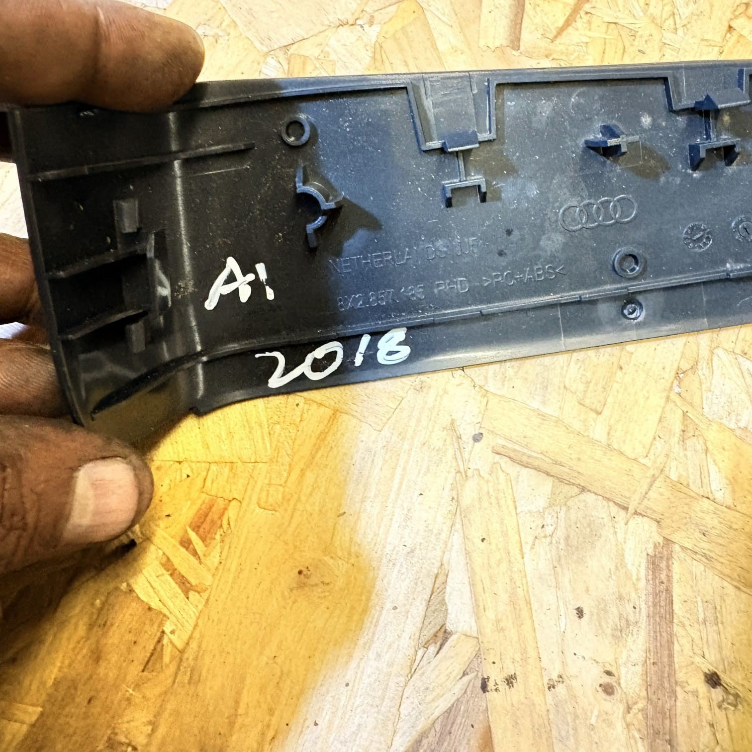 AUDI A1 8X 2018 CENTRE CONSOLE TRIM COVER PANEL 8X2857185