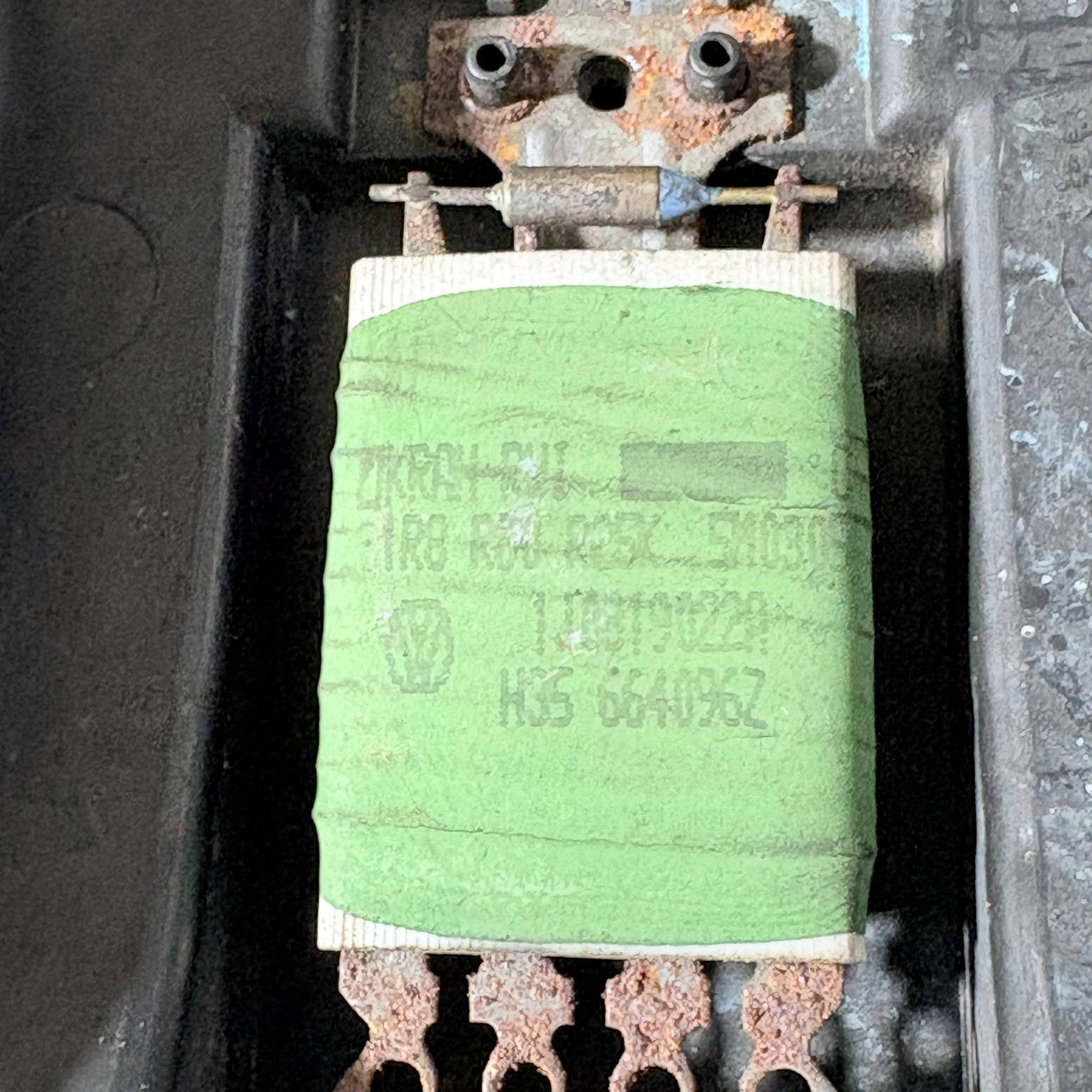 VW Beetle 2006 Heater Blower Motor Fan Resistor