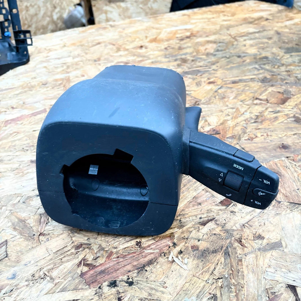 SEAT IBIZA Mk4 20082017 STEERING COLUMN COWLS WITH RADIO STALK 6J0858559
