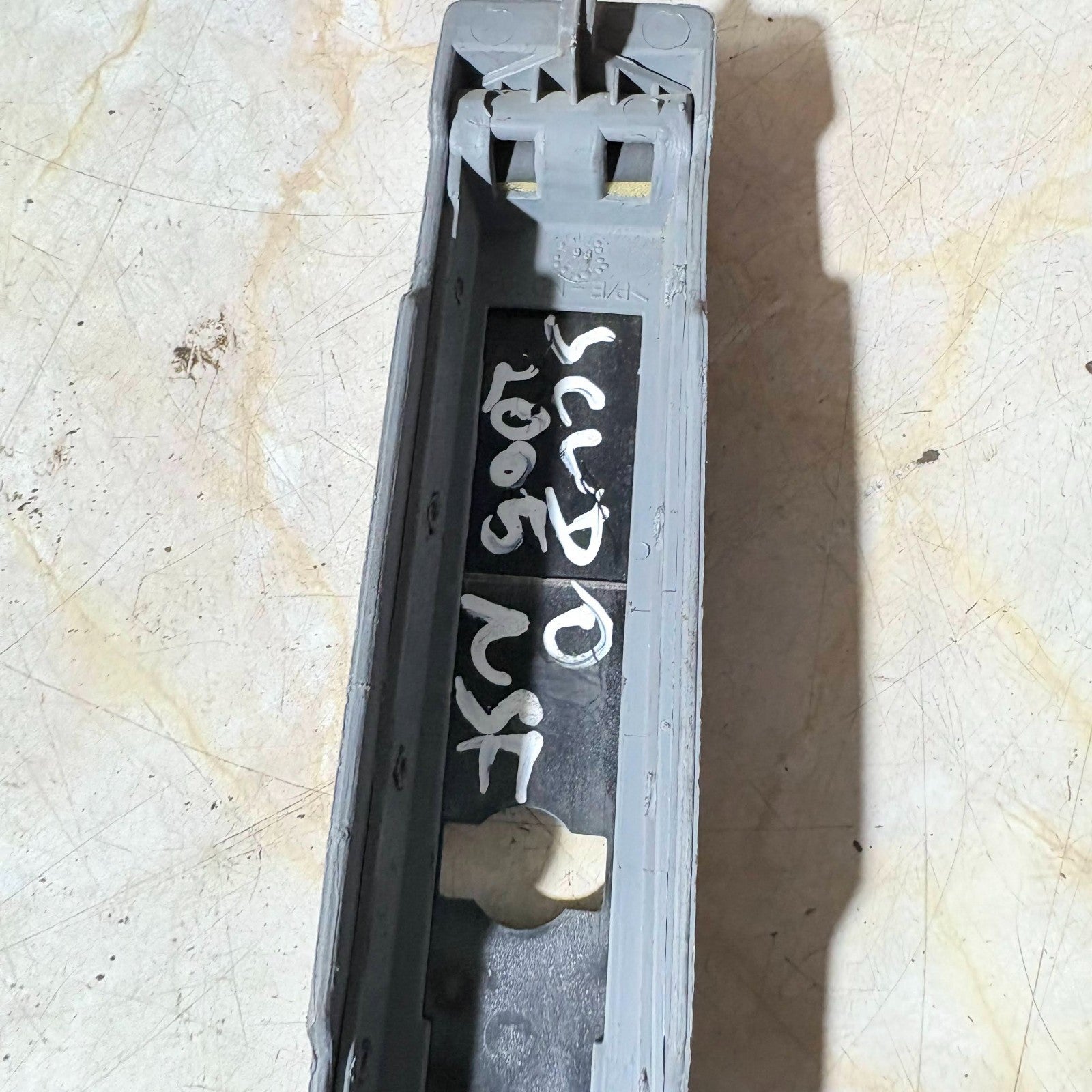 Fiat Scudo 1995-2007 front Left Seat Safety Seatbelt Height Adjuster 25375