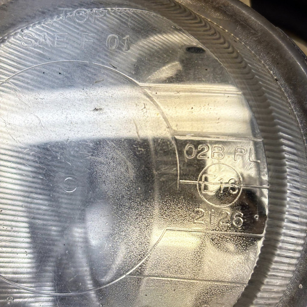 Kia Sorento 2006-2009 RH Driver Front Bumper Fog Light/Fog Lamp Assembly