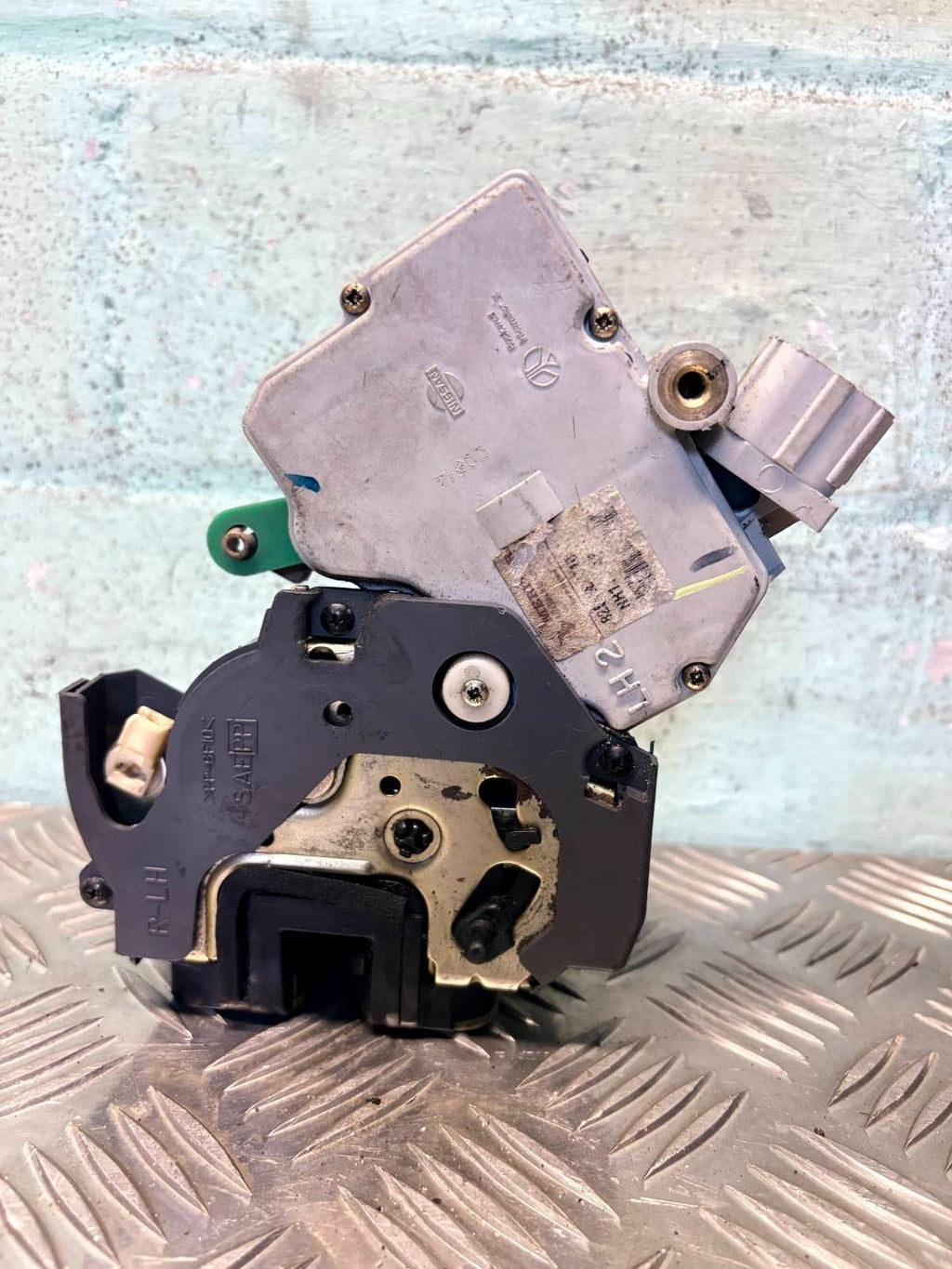 NISSAN X-TRAIL T30 T31 2001-2014 REAR LEFT PASSENGER DOOR LOCK LATCH ACTUATOR