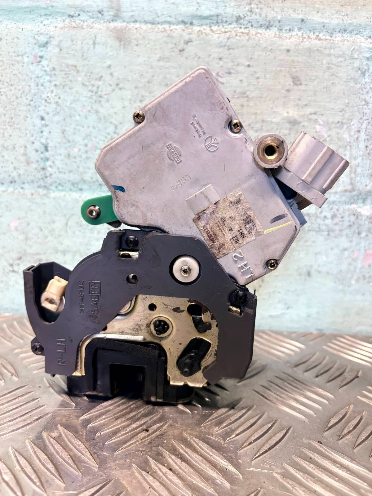 NISSAN X-TRAIL T30 T31 2001-2014 REAR LEFT PASSENGER DOOR LOCK LATCH ACTUATOR