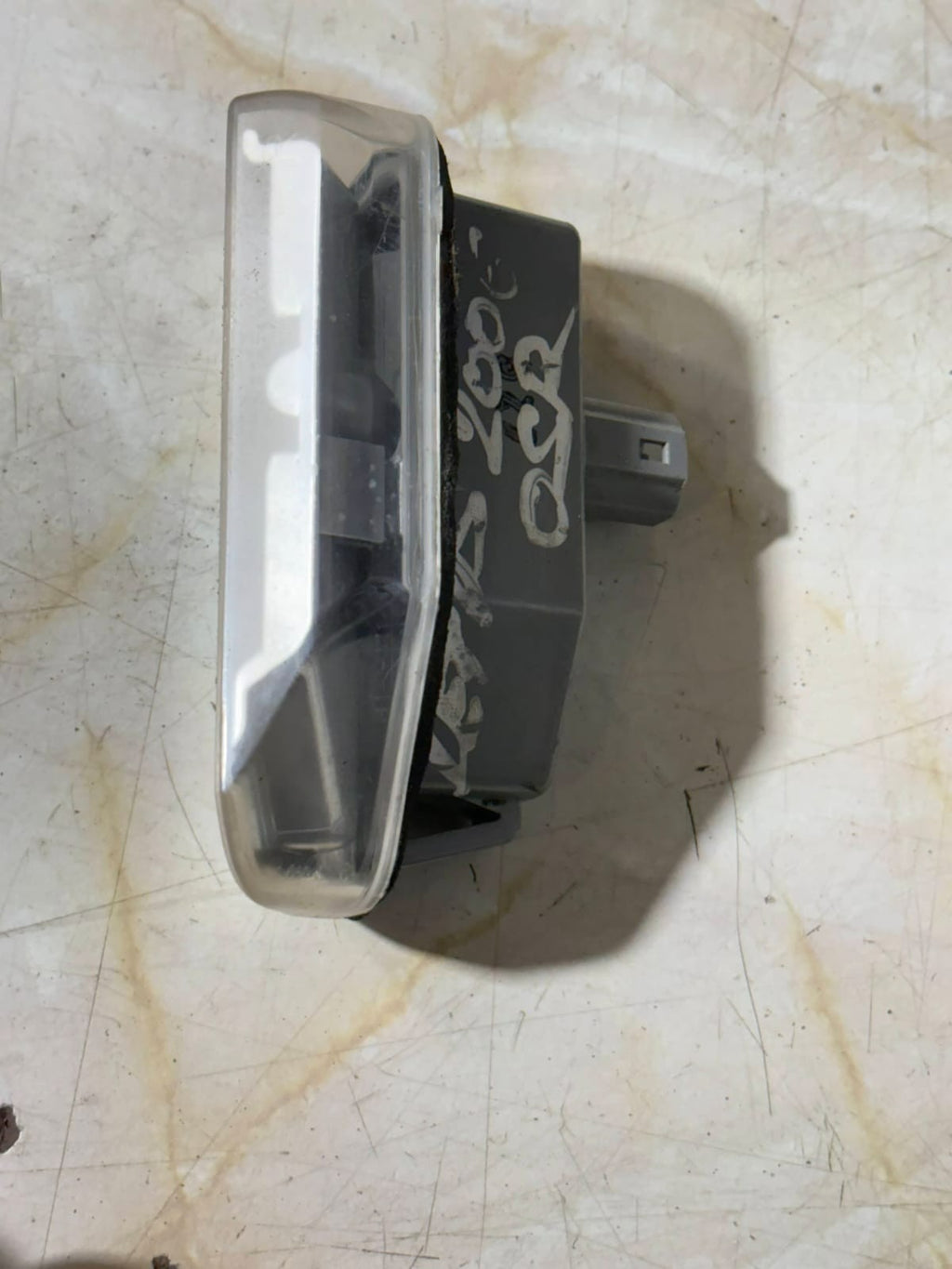 LEXUS IS 220D IS250 MK2 '07 LEFT PASSENGER SIDE NUMBER PLATE LIGHT (AA) 2006