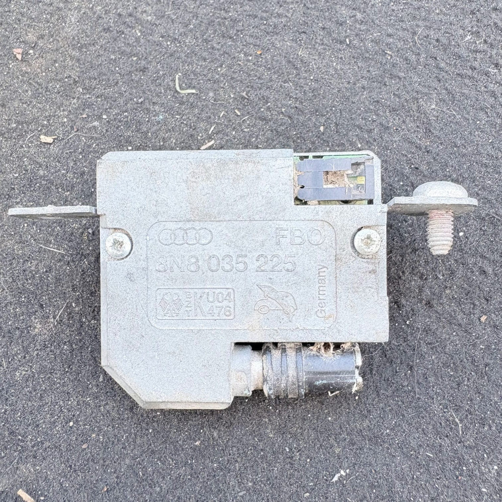 Audi TT Mk1 8N 1998-2006 Coupe Aerial Amplifier 8N8035225