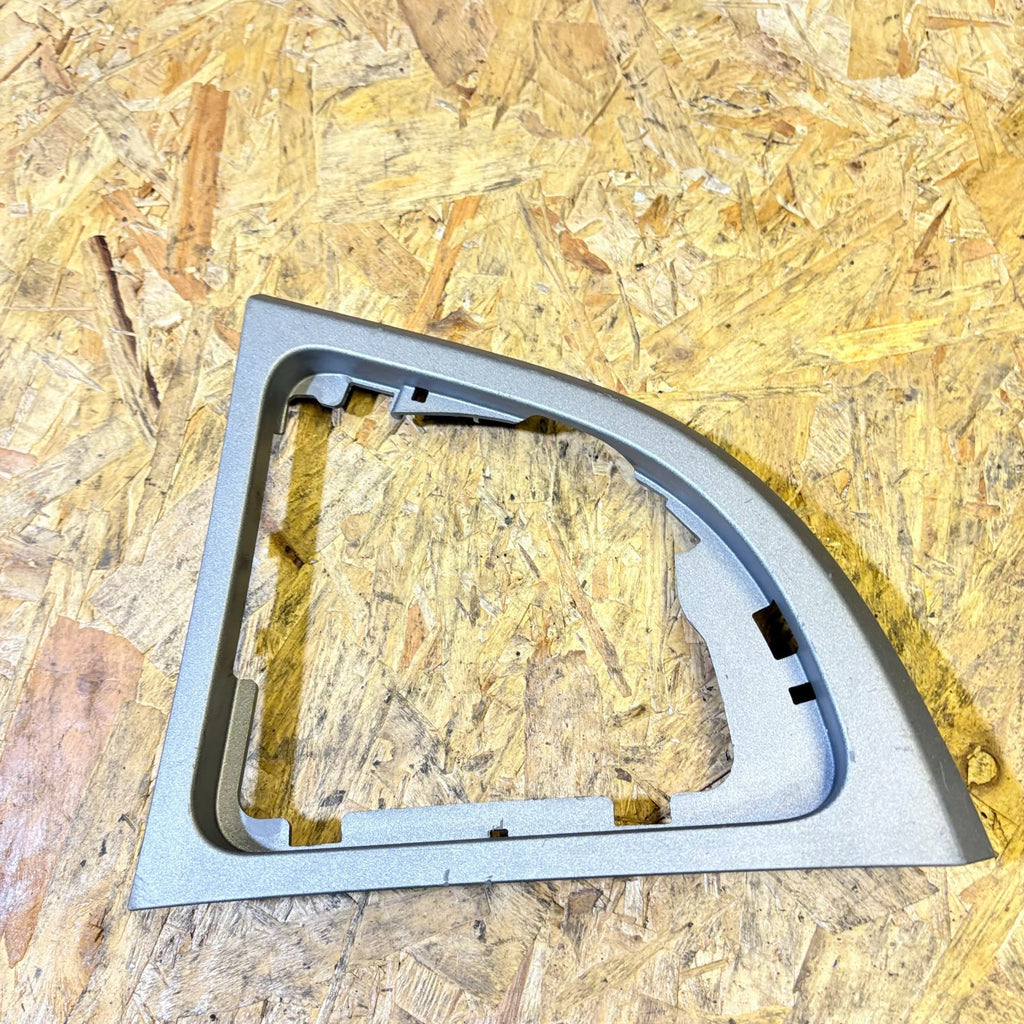 BMW 1 Series 118 Gear Stick Surround Trim Fascia 528506/10