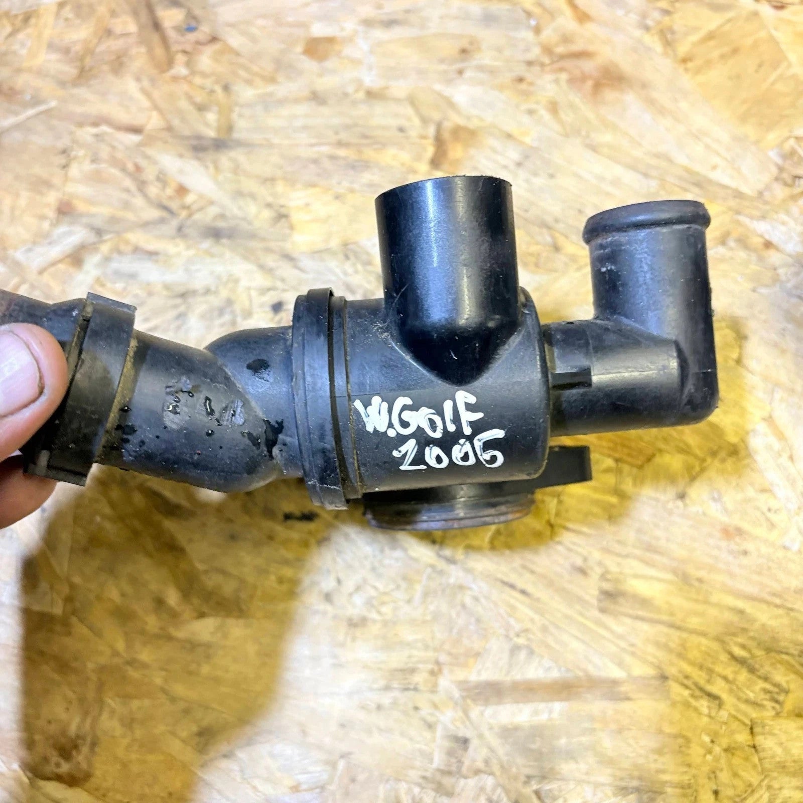 Volkswagen Golf 2005 Thermostat Housing