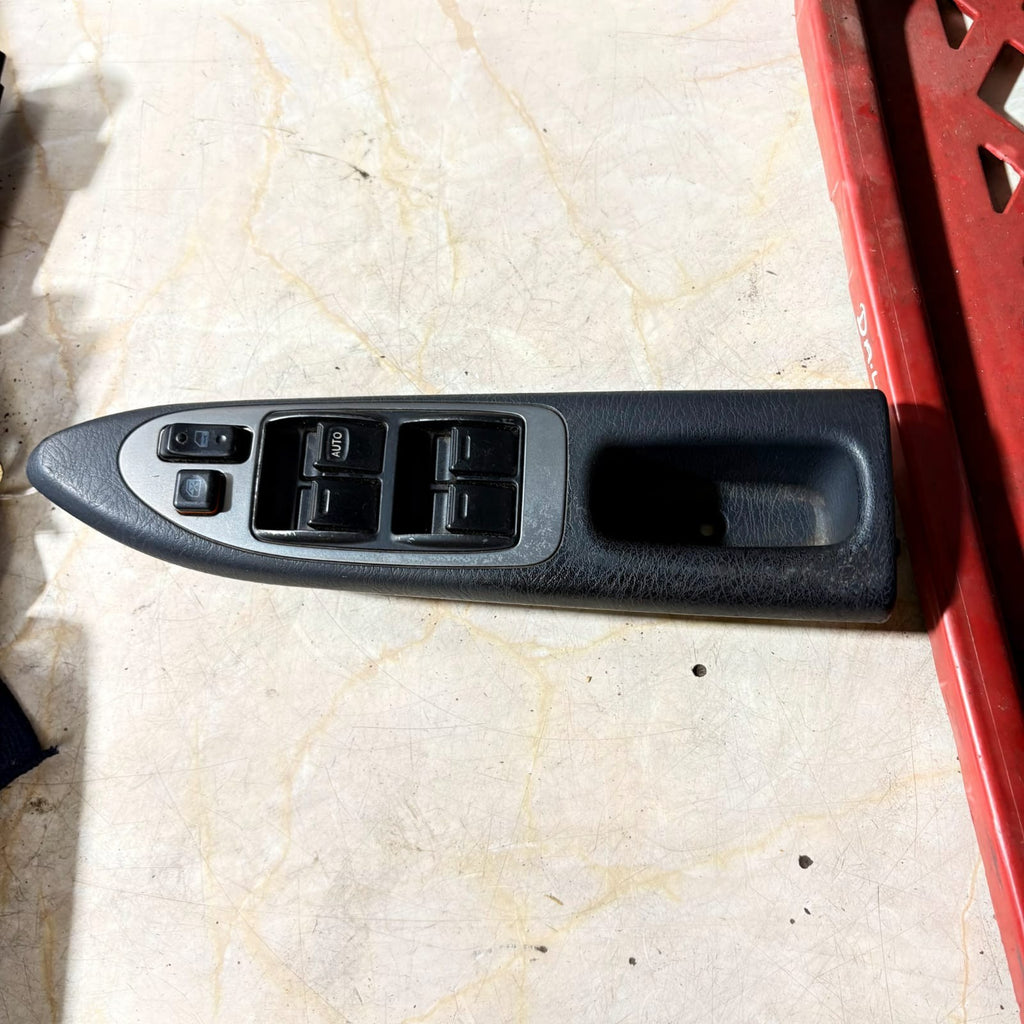 Toyota Avensis T250 03-09 Front Right Door Window Switch Panel 74231-05060