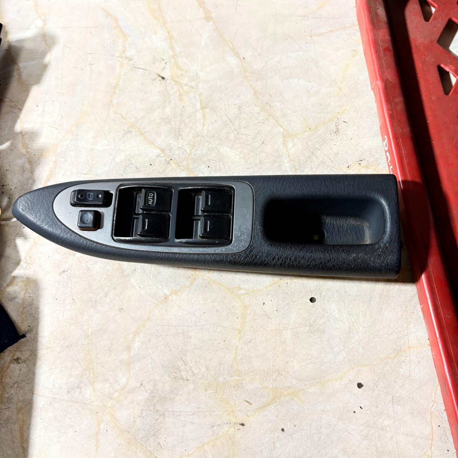 Toyota Avensis T250 03-09 Front Right Door Window Switch Panel 74231-05060