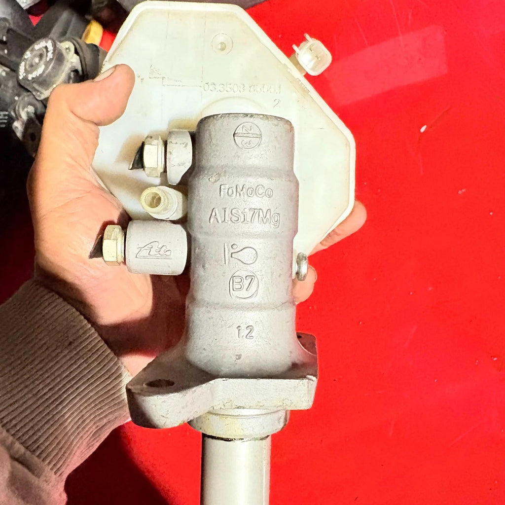 Land Rover Freelander 2 Brake Reservoir Master Cylinder 2006-2014 03.3508-8557.1