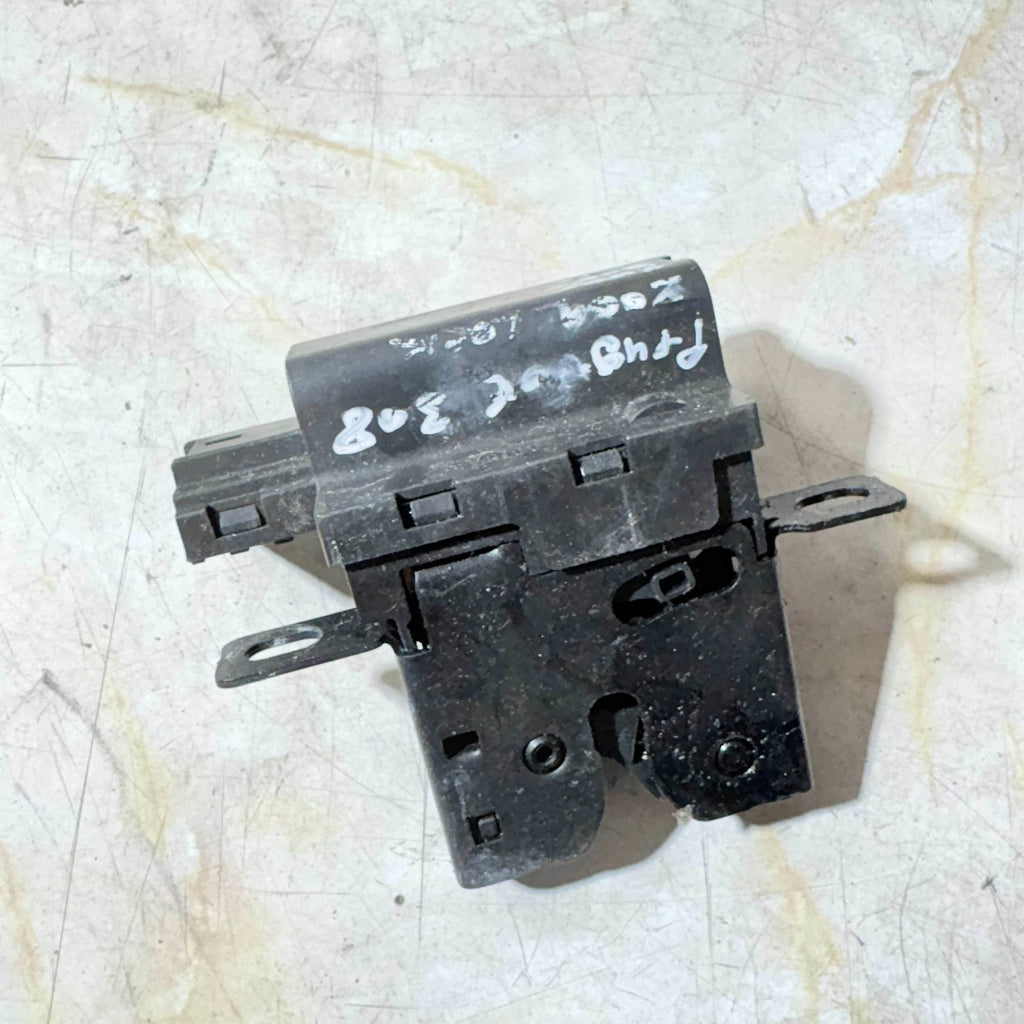 Peugeot 308 2007-2013 Tailgate window lock catch latch