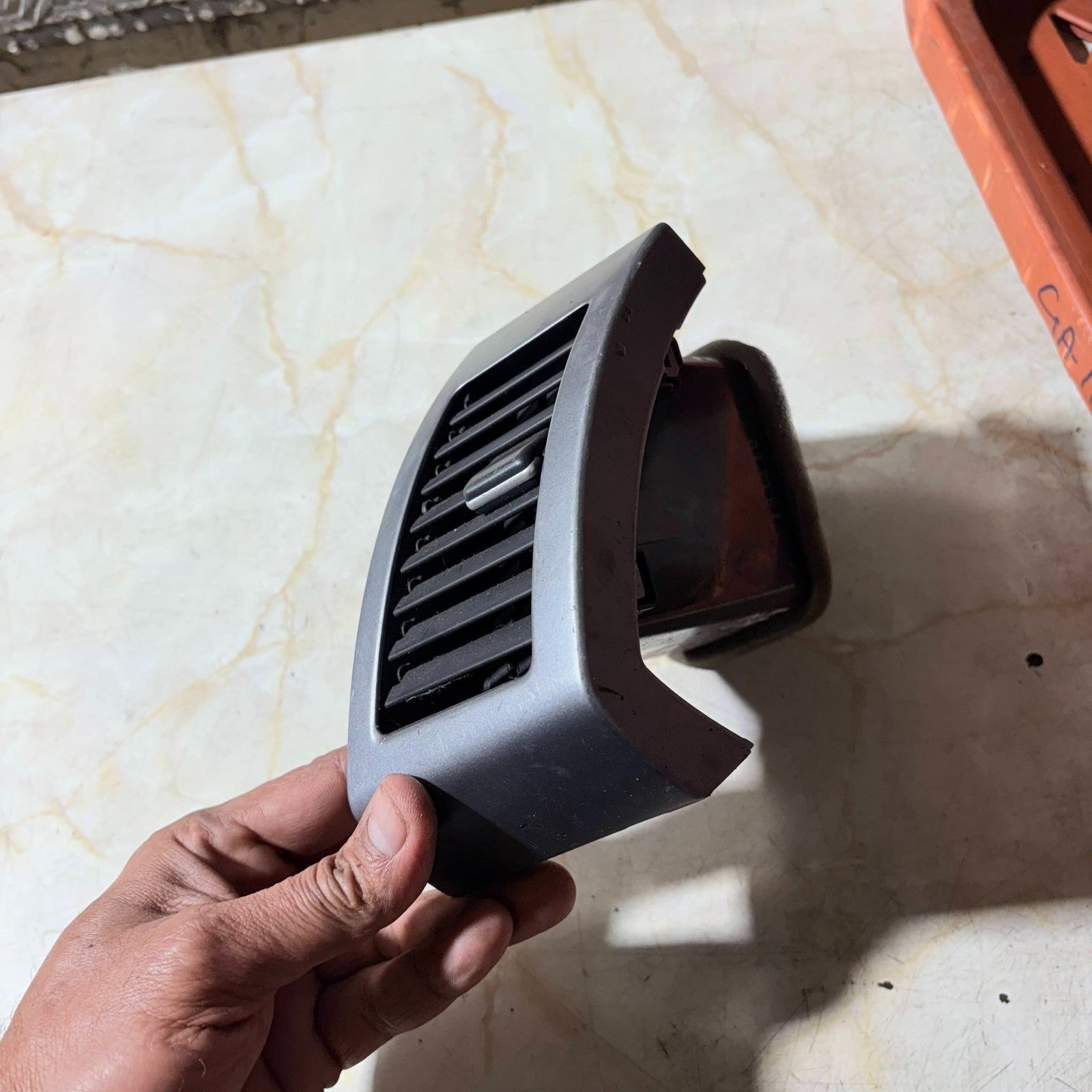 MITSUBISHI OUTLANDER 2007-2010 AIR VENT FRONT RIGHT SIDE DASH 8030A025ZZ