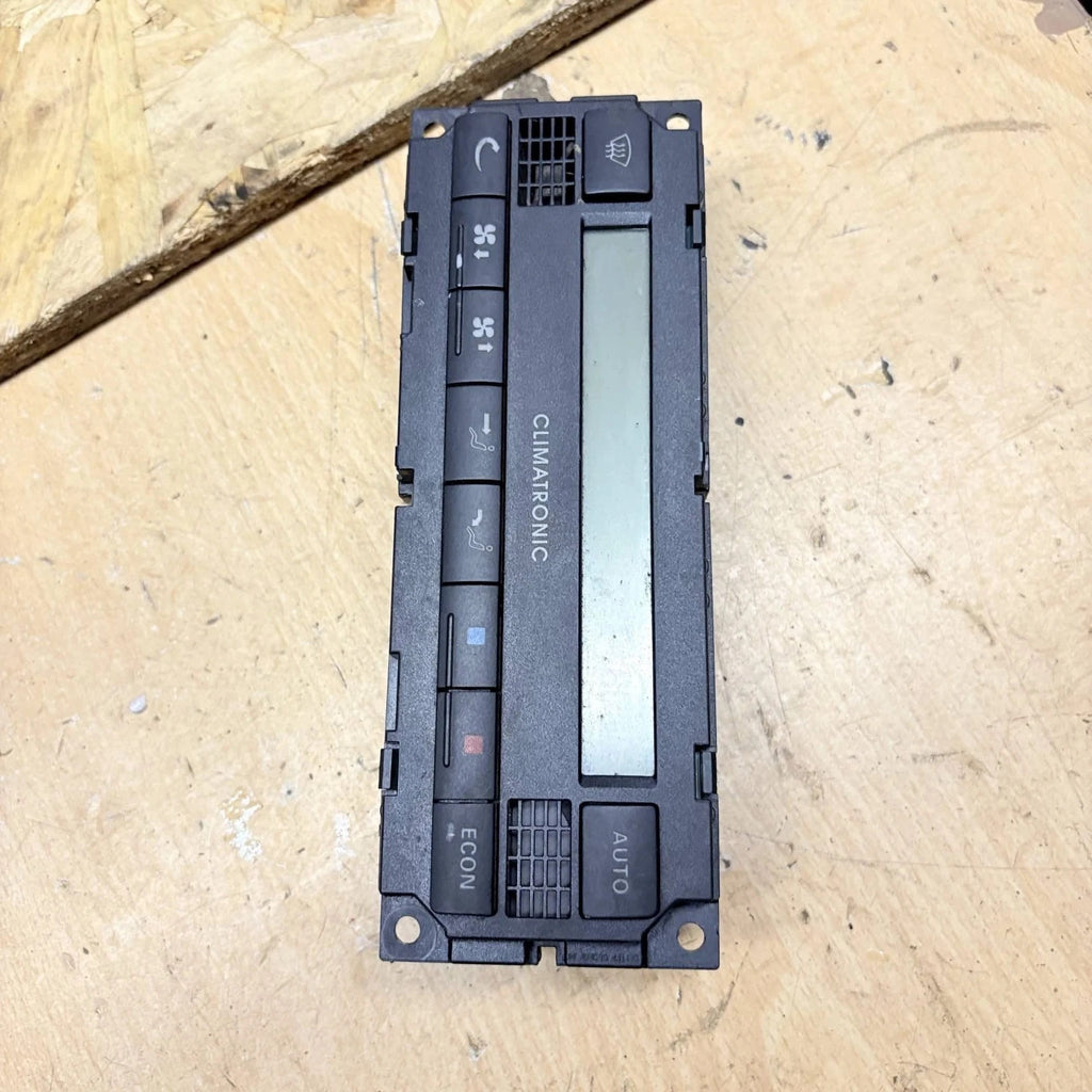 VW Passat 3B 3BG Golf 4 control air conditioning climate control part 3B190 2002