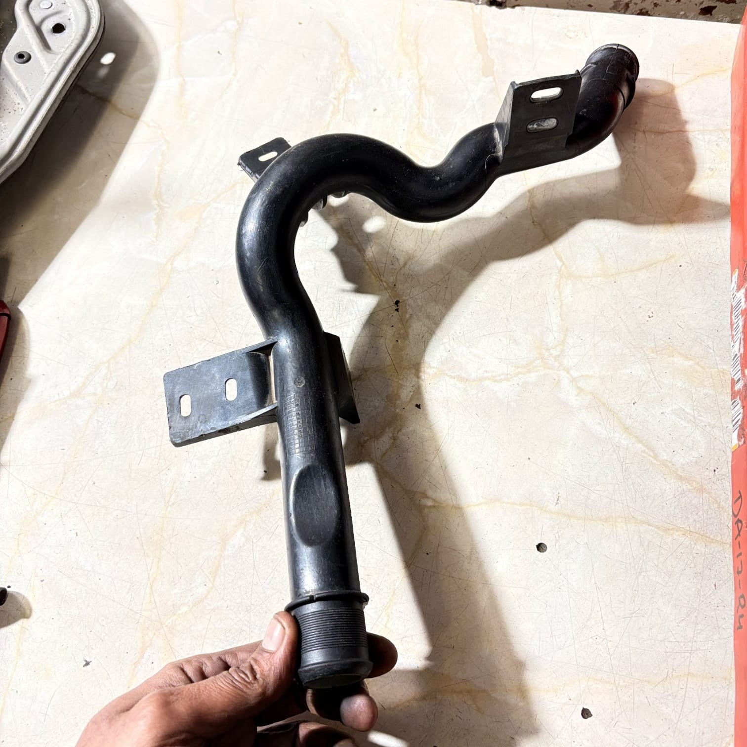 PEUGEOT 1007 1.6 PETROL WATER PIPE 9640621780