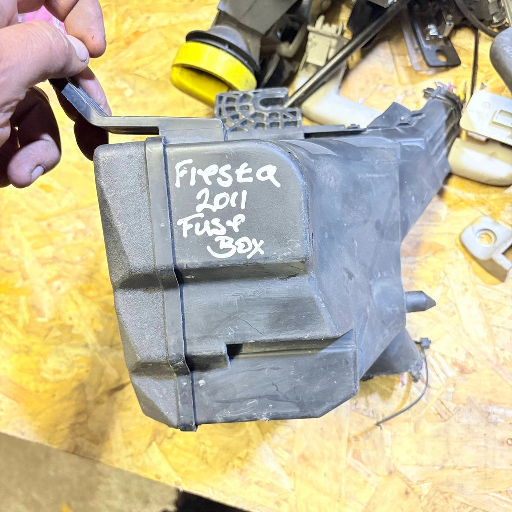 FORD FIESTA 2011 FUSE BOX