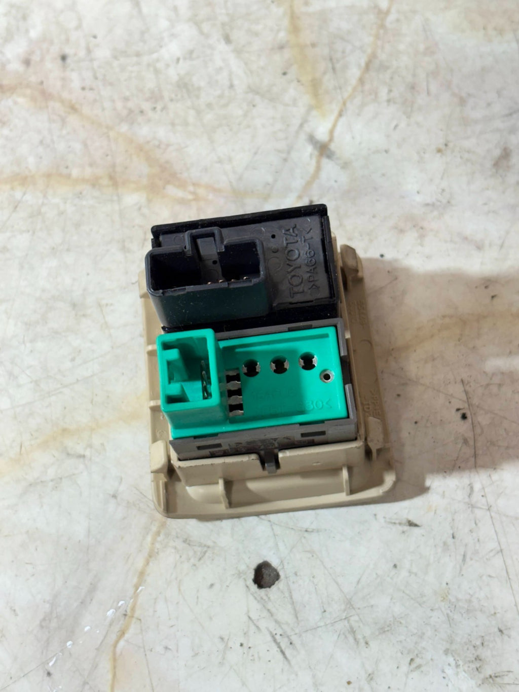 2006-2007 Lexus 15A606 Traction Control Switch