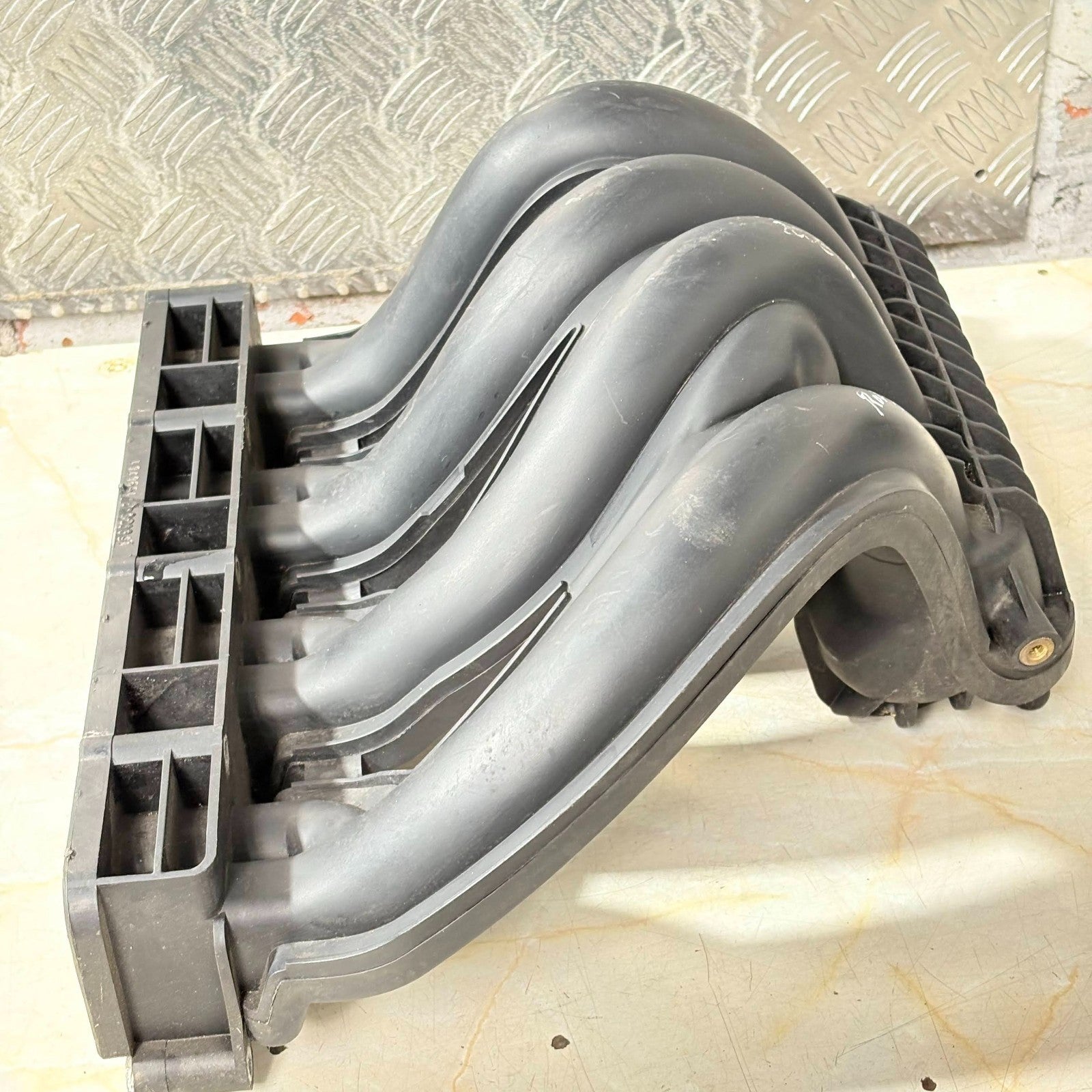 Mercedes C-Class W202 2.2 CDI Intake Manifold A6110901737 1997-2000 C200/C220