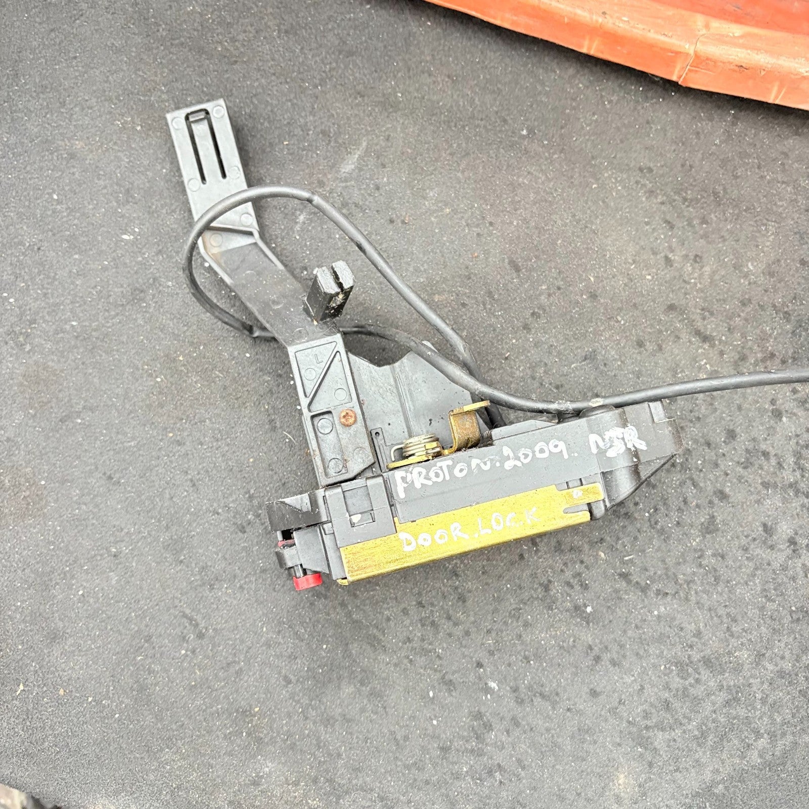 PROTON GEN 2 2009 NEARSIDE PASSENGER REAR LEFT SIDE DOOR LOCK CATCH MECHANISM