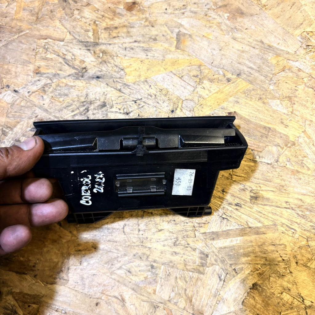 Toyota Corolla E12 2.0 D-4D 85kw 2004 Front Dash Ashtray Storage