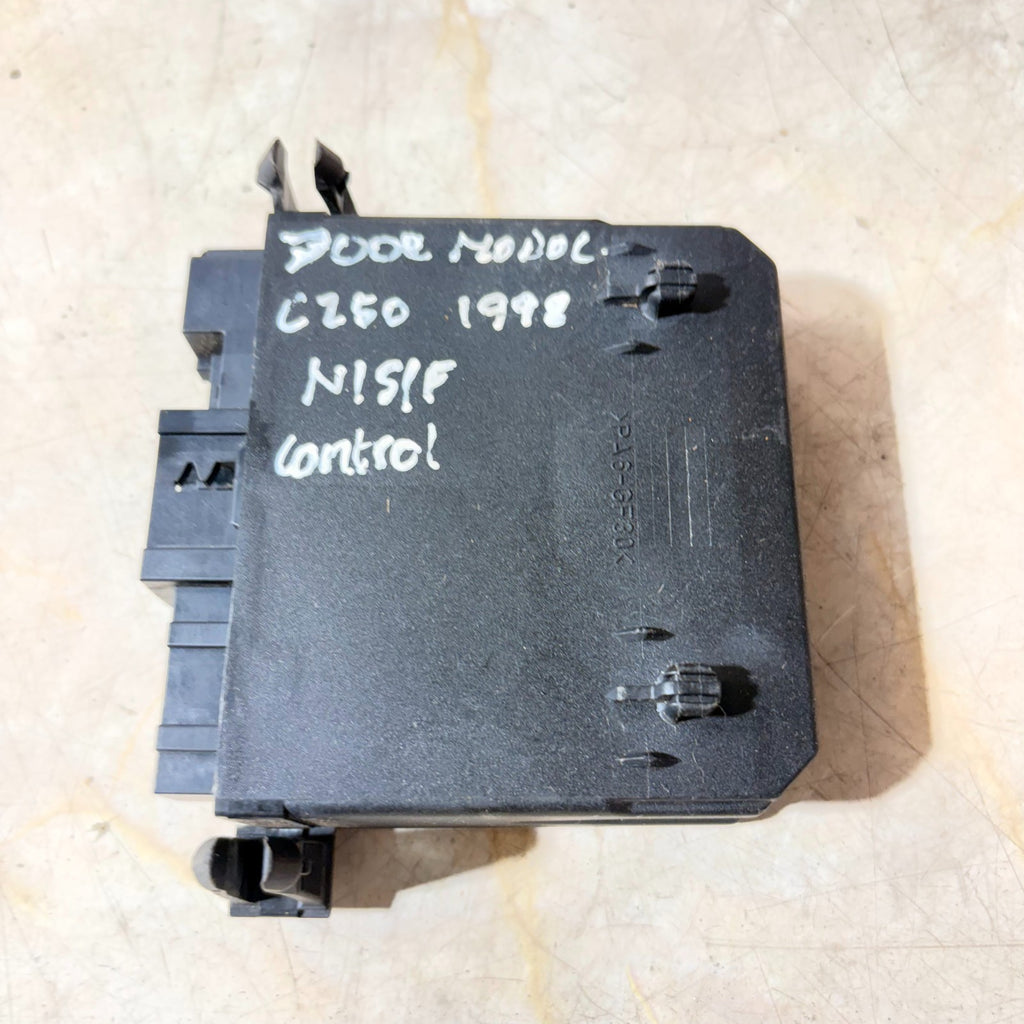 MERCEDES BENZ C250 FRONT LEFT SIDE DOOR CONTROL MODULE ECU 2088201326