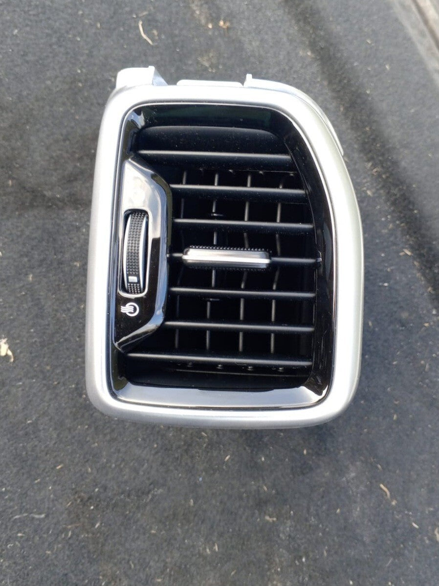 97480F1BB0QB1 Kia Sportage MK4 16-22 Left Front Dashboard Air Vent Louvre Grille