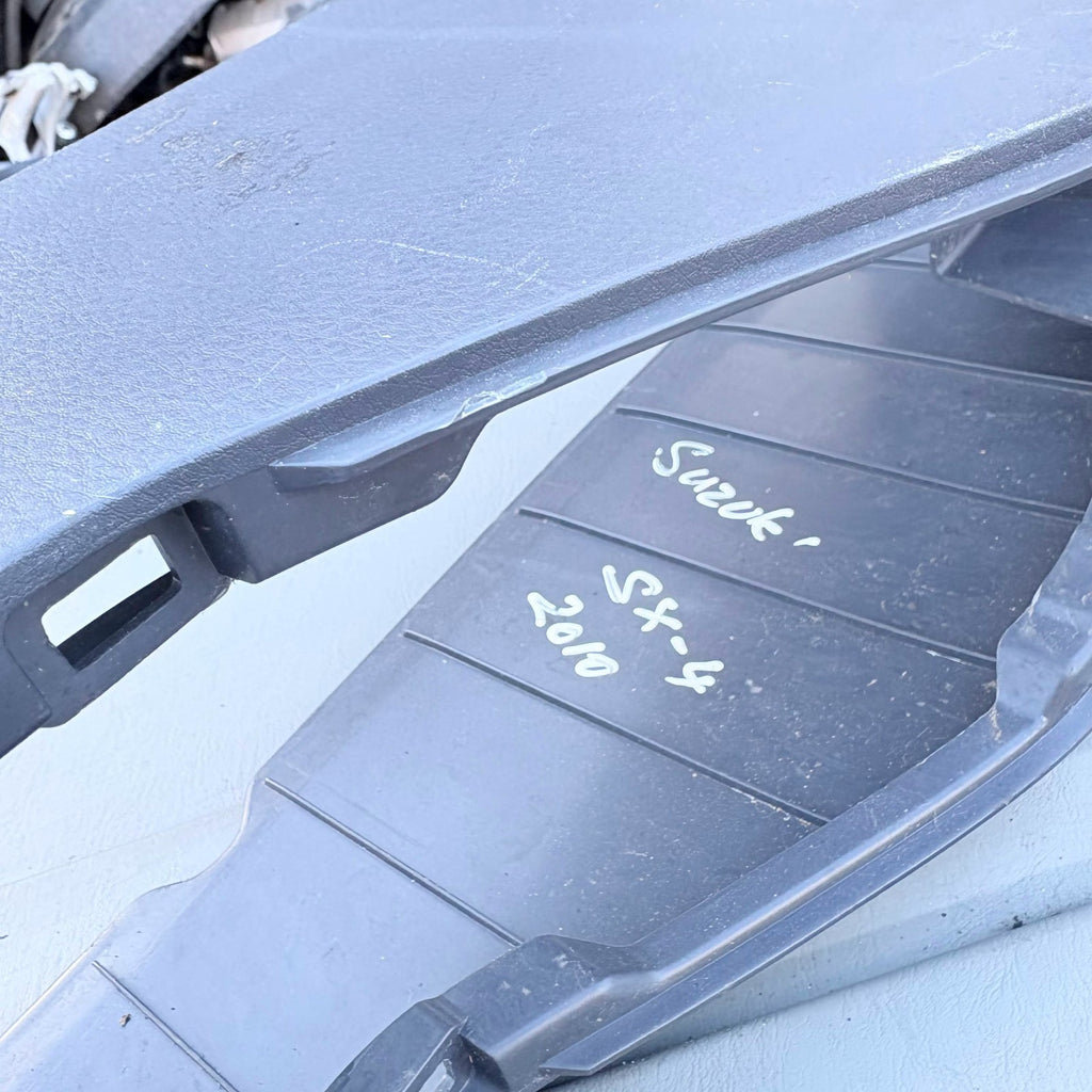Suzuki SX4 Mk1 2006-2014 5 Door Hatch Centre Console Trim Surround 75811-80J0