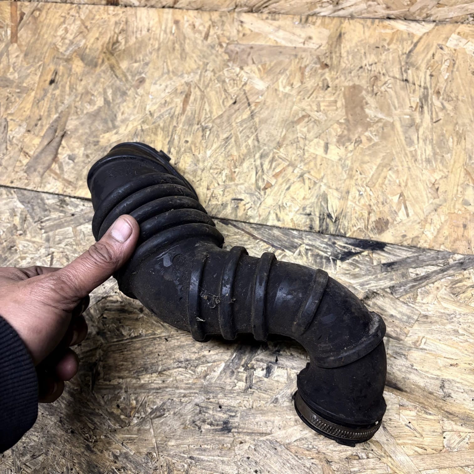 Mitsubishi Colt CZ1 1.1 3A91 Air Intake Hose/Pipe 2004-2012 MN135108