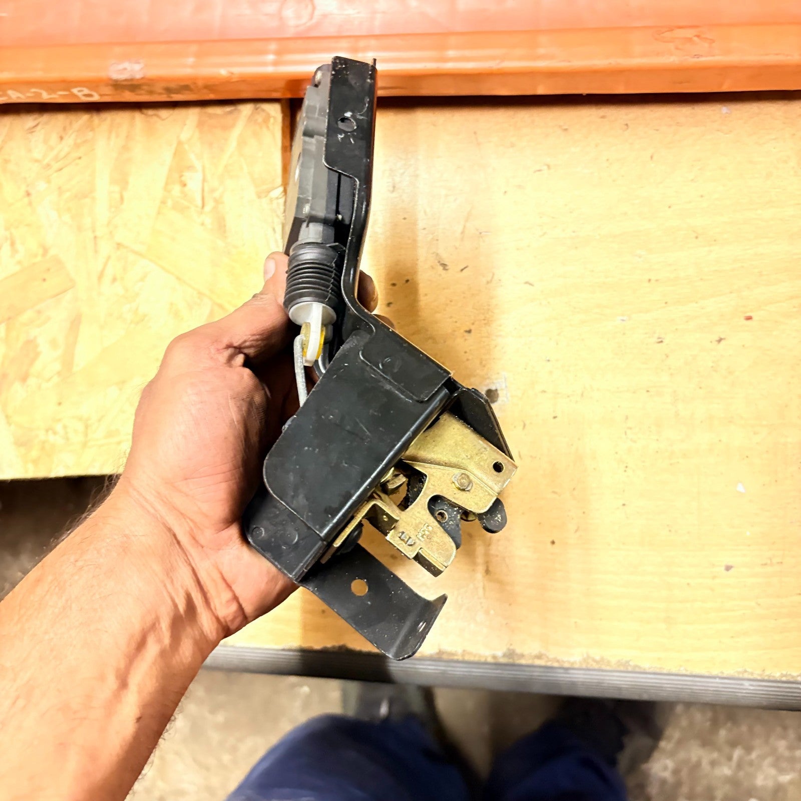 Citroen C5 2005 Tailgate window boot lock latch motor A00177