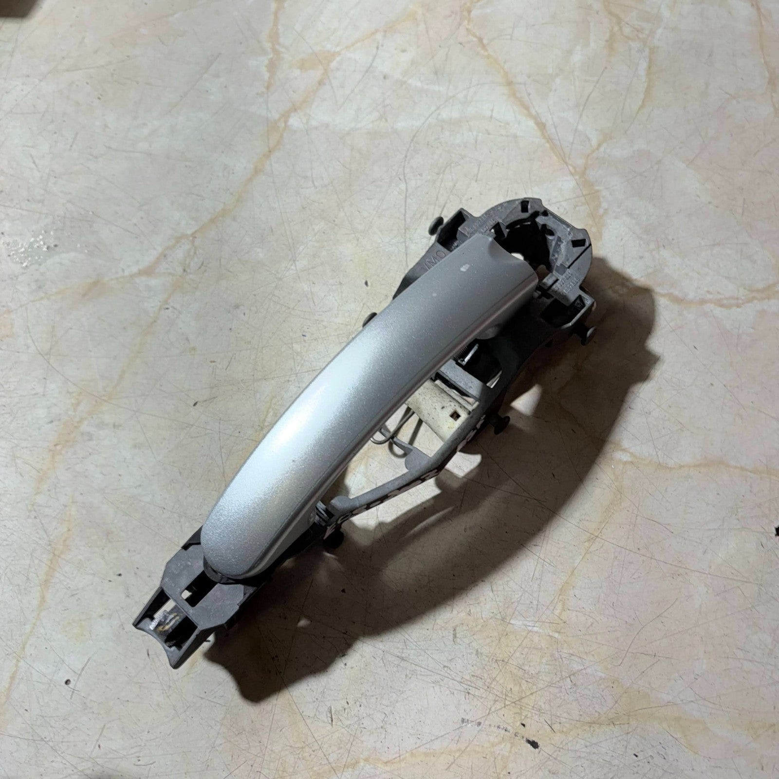 VW EOS MK1 2007 FRONT RIGHT EXTERIOR DOOR HANDLE 5J0837885