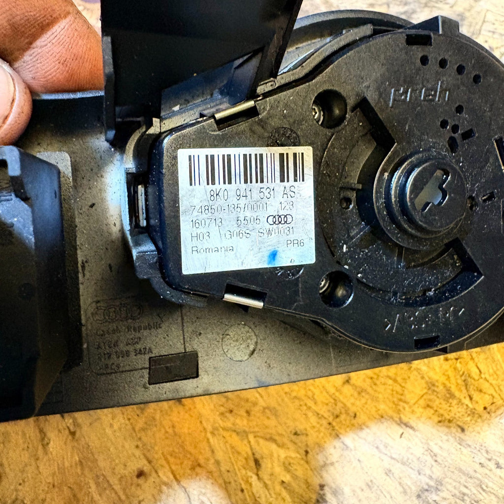 Audi A4 2014 Convertible 8F7 Headlight Switch 8K0941531AS