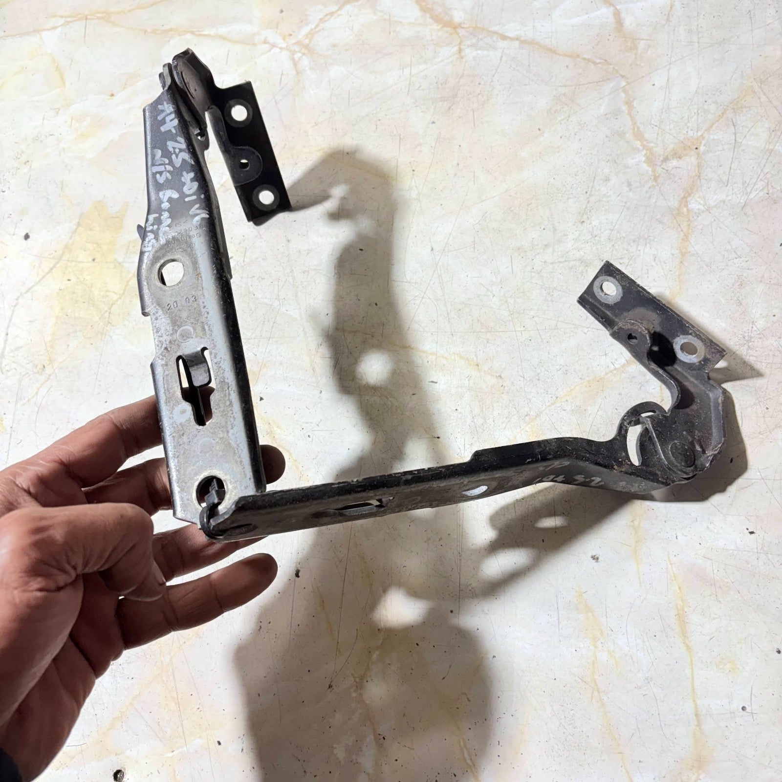Audi A4 Pair Left Passenger Side Bonnet Hinges 8E08233025E