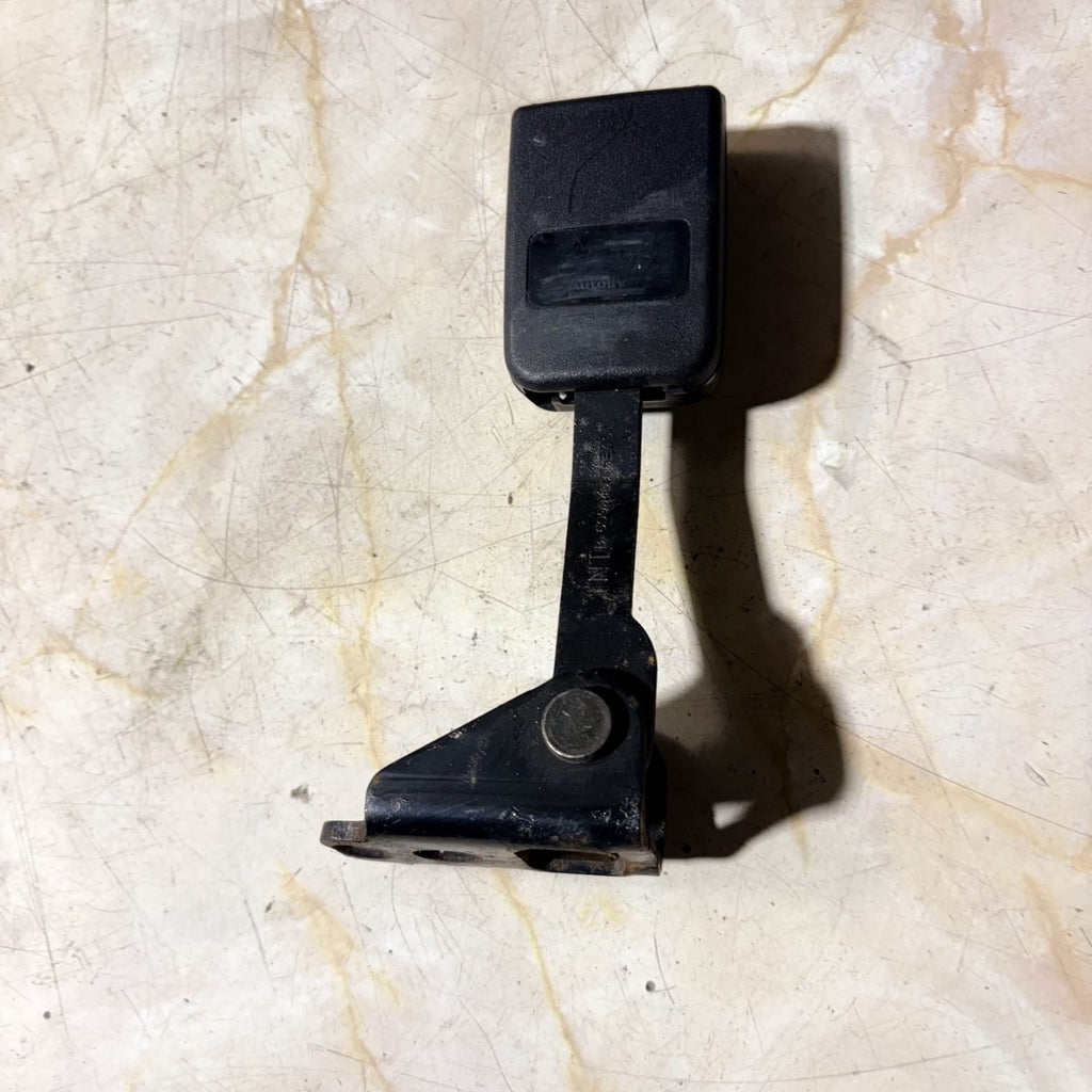 Peugeot 307 CC Rear Passenger Seat Belt Buckle Receiver 6009409 8974JX