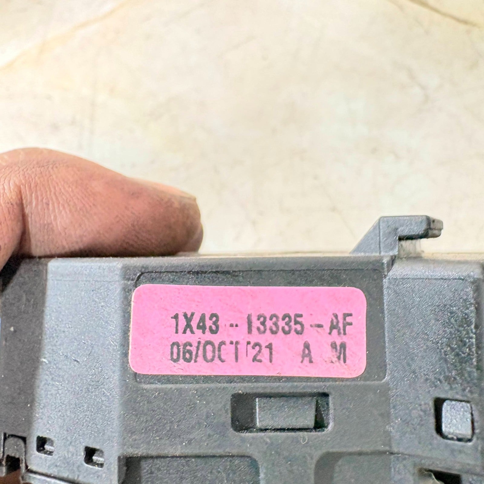 FORD INDICATOR STALK SWITCH WITH TRIP BUTTON 1X43-13335-AF