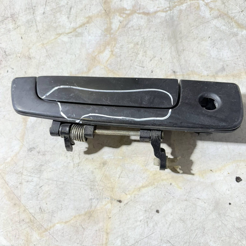 MITSUBISHI SHOGUN PININ EQUIPPE GDI Driver Front EXTERIOR HANDLE (OSF) MR271868