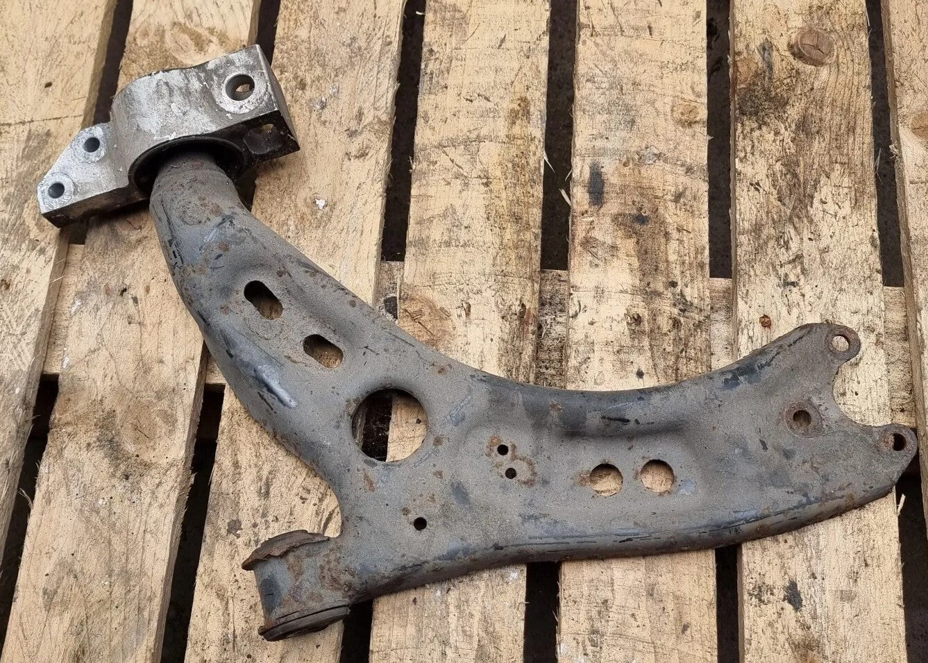 2011 SKODA OCTAVIA PASSENGER LEFT FRONT WISHBONE CONTROL ARM 1K0407151BC