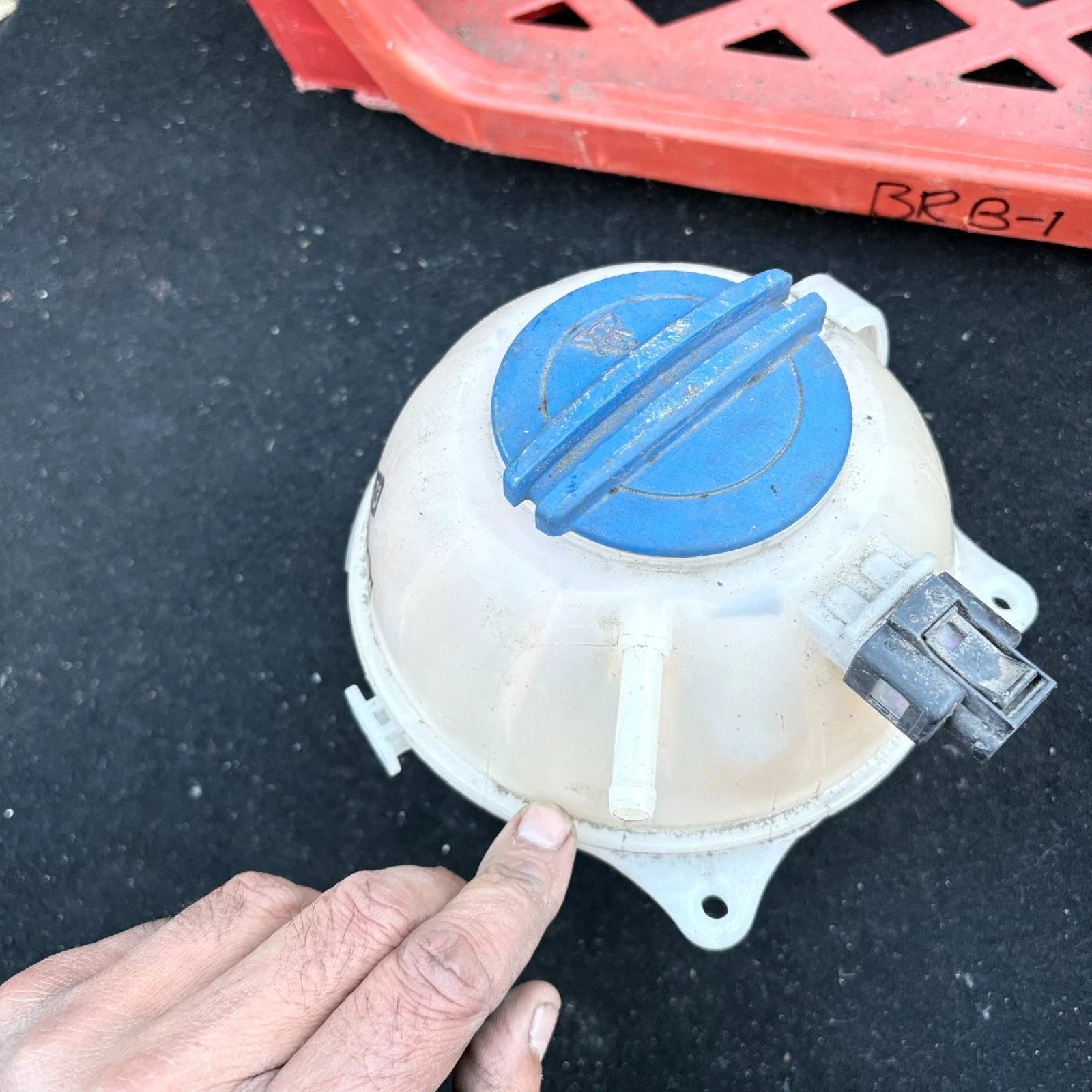 Volkswagen Polo Coolant Reservoir Expansion Tank Fluid Bottle 5Q0121407G 2009-17