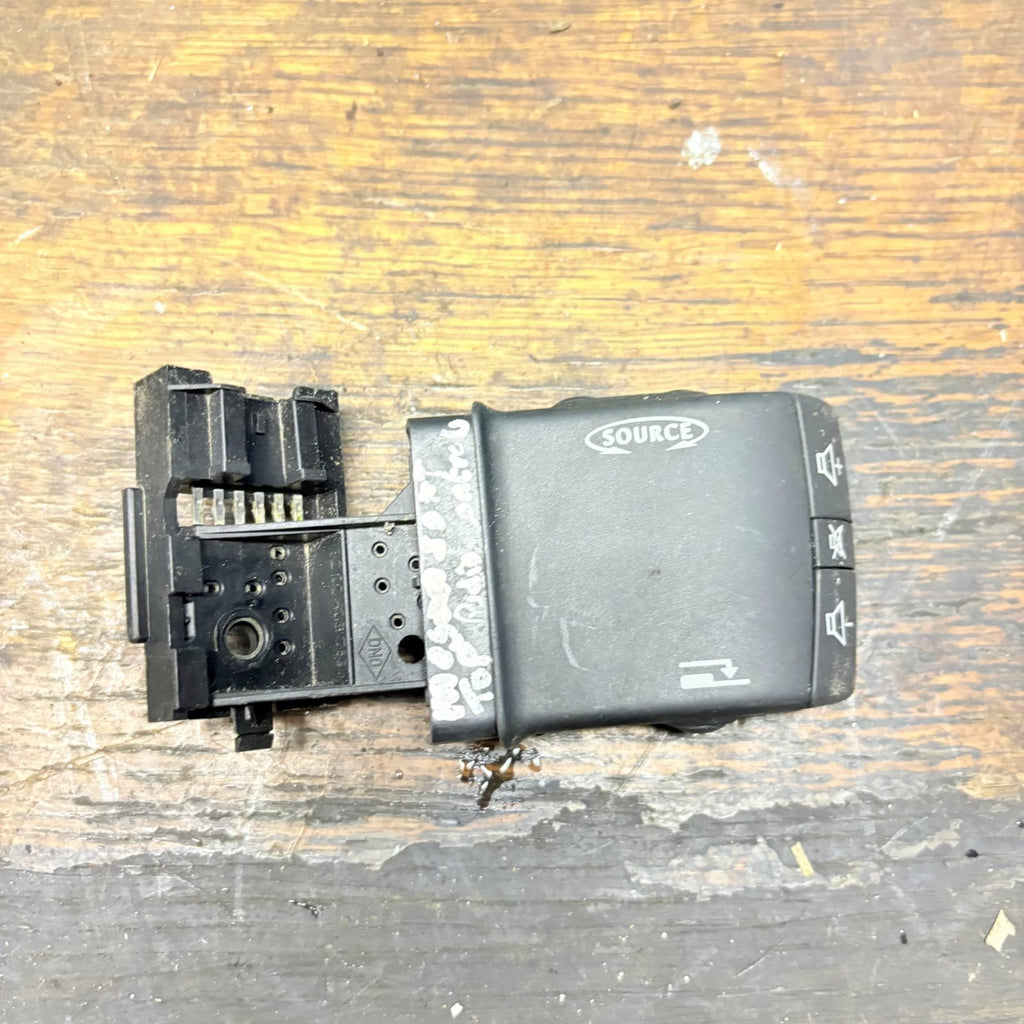 Leva di controllo audio Renault Megane II, 8200103769