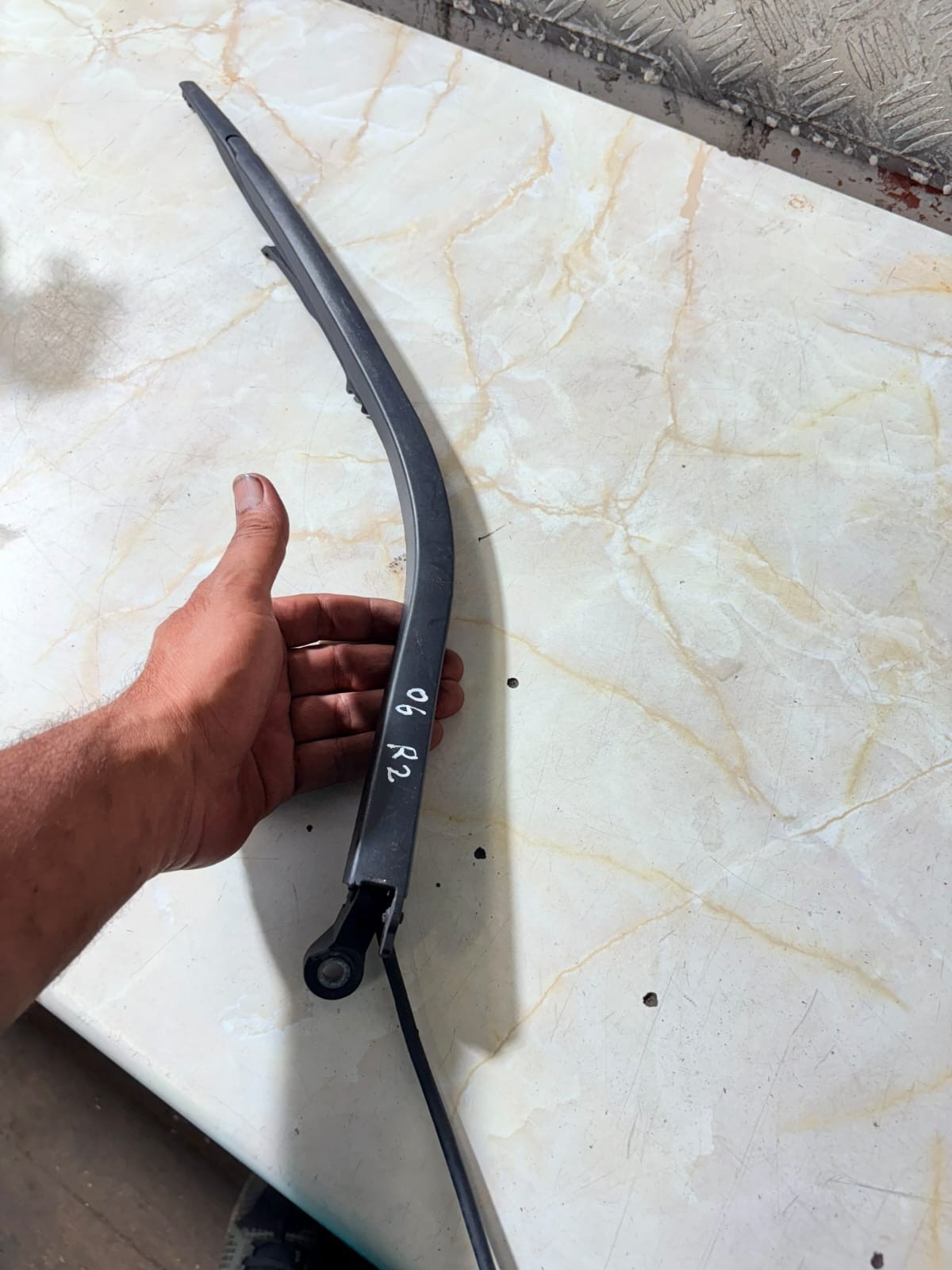 BMW X5 E53 2000-2006 Front RH Windscreen Wiper Arm & Blade 61617075612 7075612