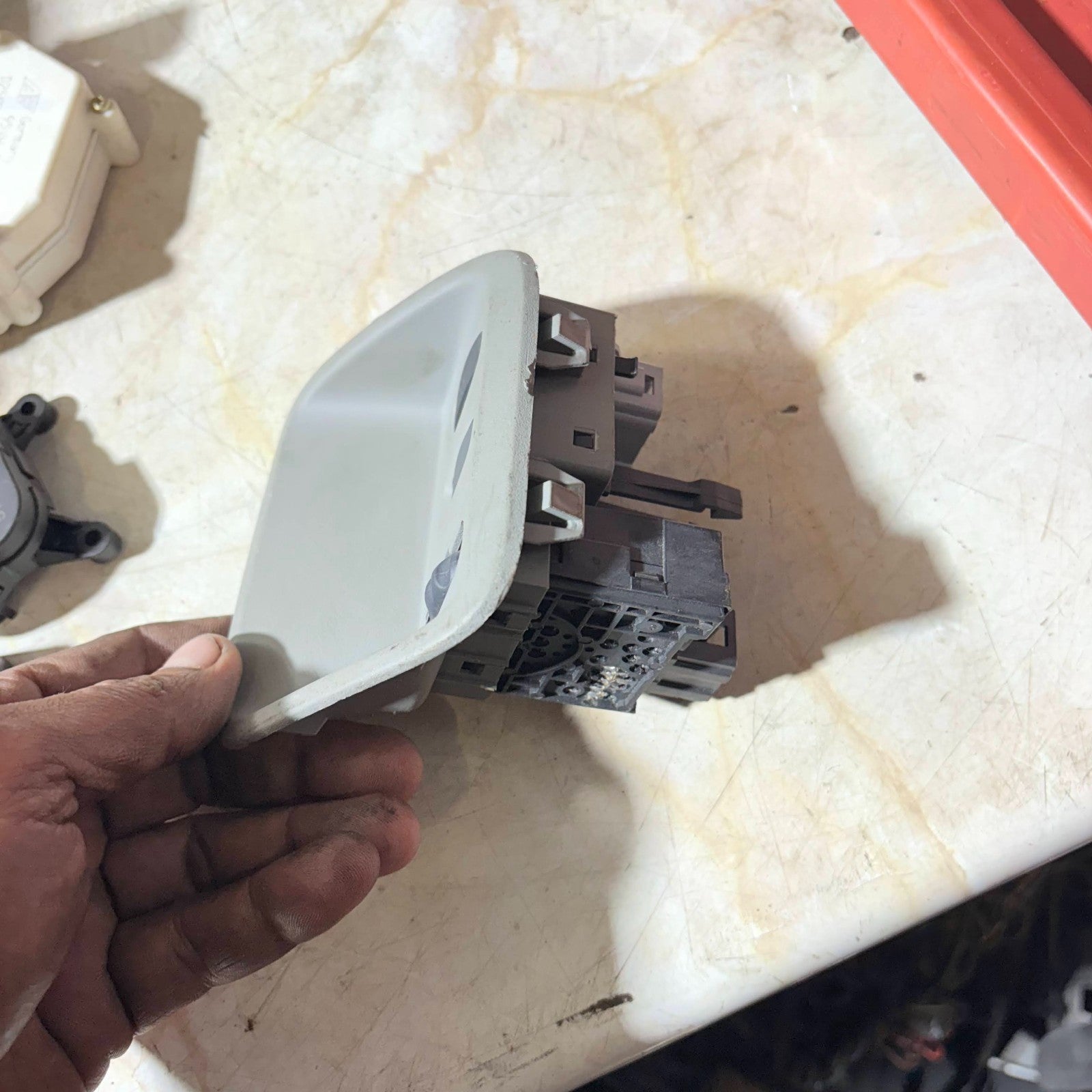 2001-2014 RENAULT PRIMASTER HEADLIGHT ADJUSTER SWITCH 8200020063