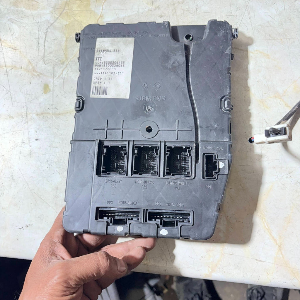 Renault Megane Mk2 03-08 Comfort Body Control Module 8200306435