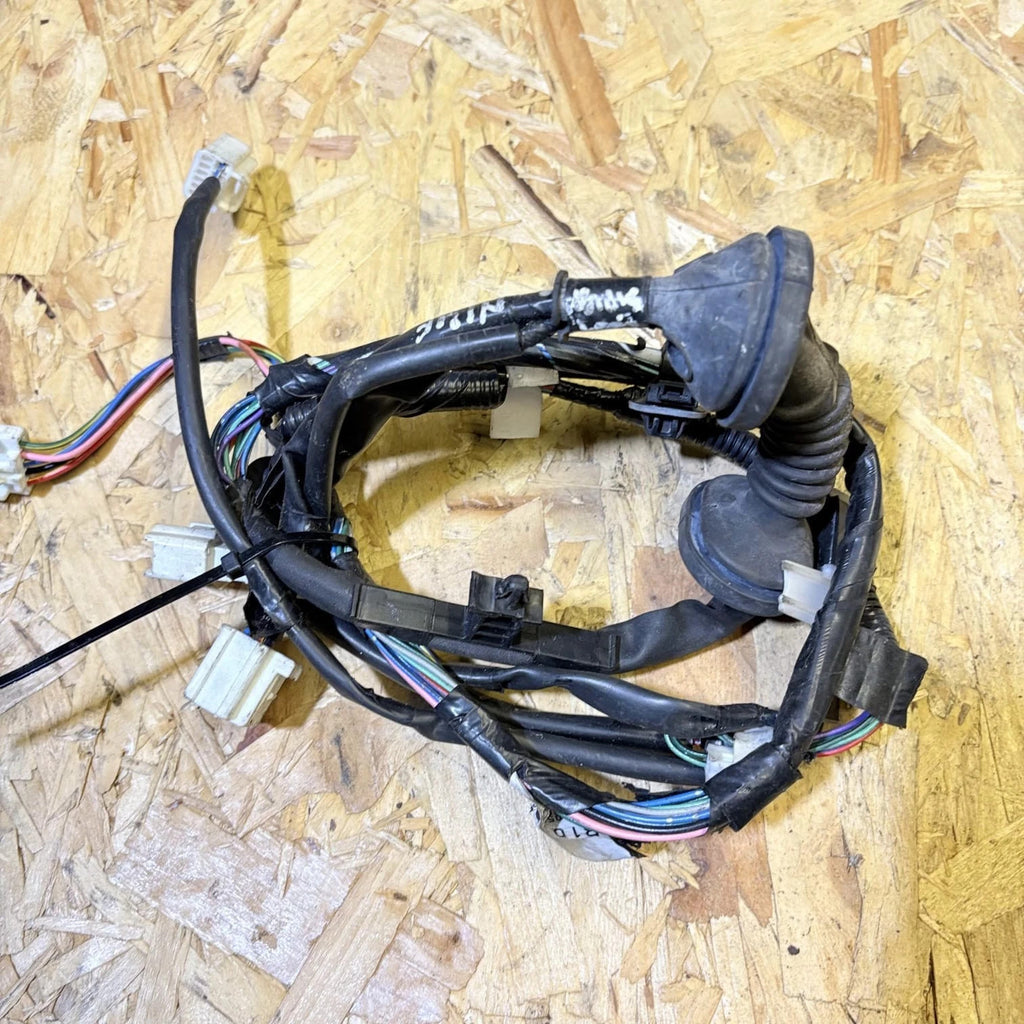 TOYOTA AVENSIS D-4D MK3 PASSENGER FRONT DOOR WIRING LOOM 8215105680 NSF