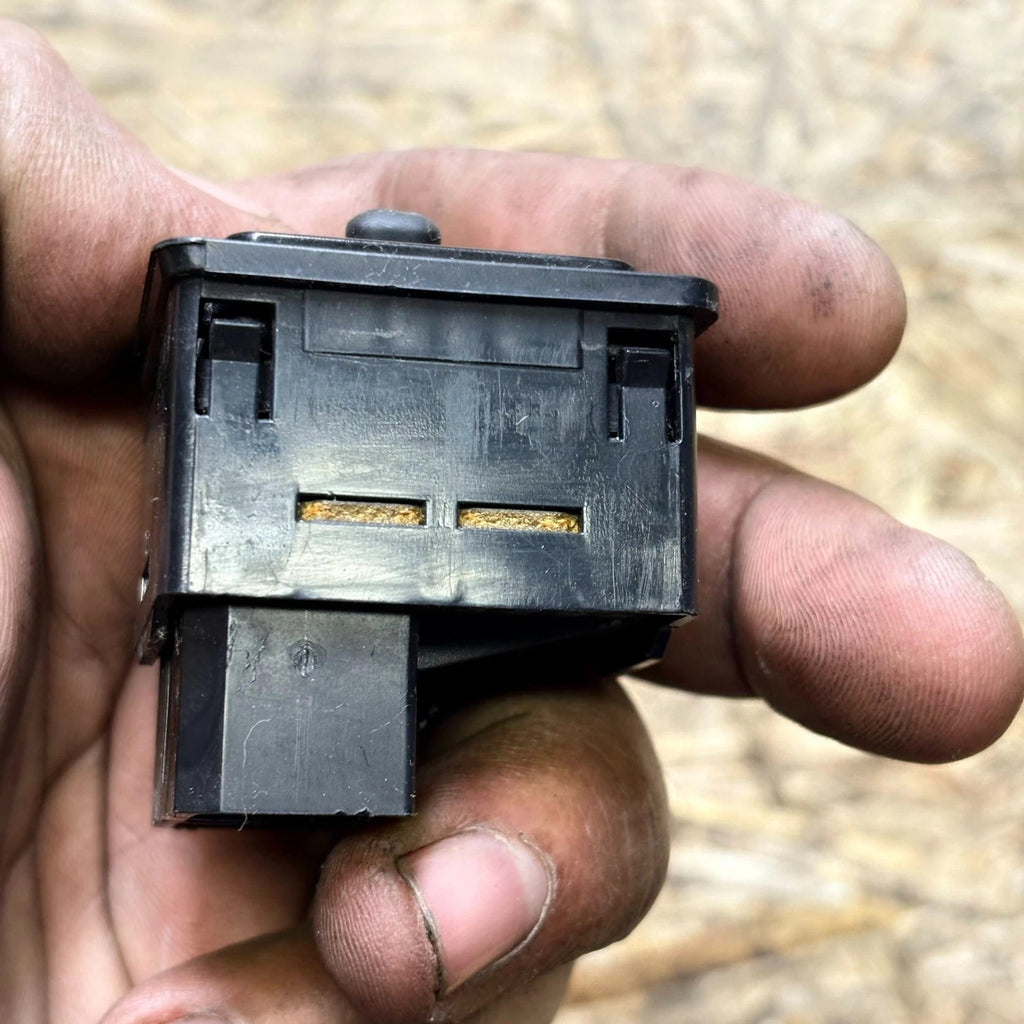 Mitsubishi Shogun Pajero 1991-1999 Electric Wing Mirror Control Switch MB561810