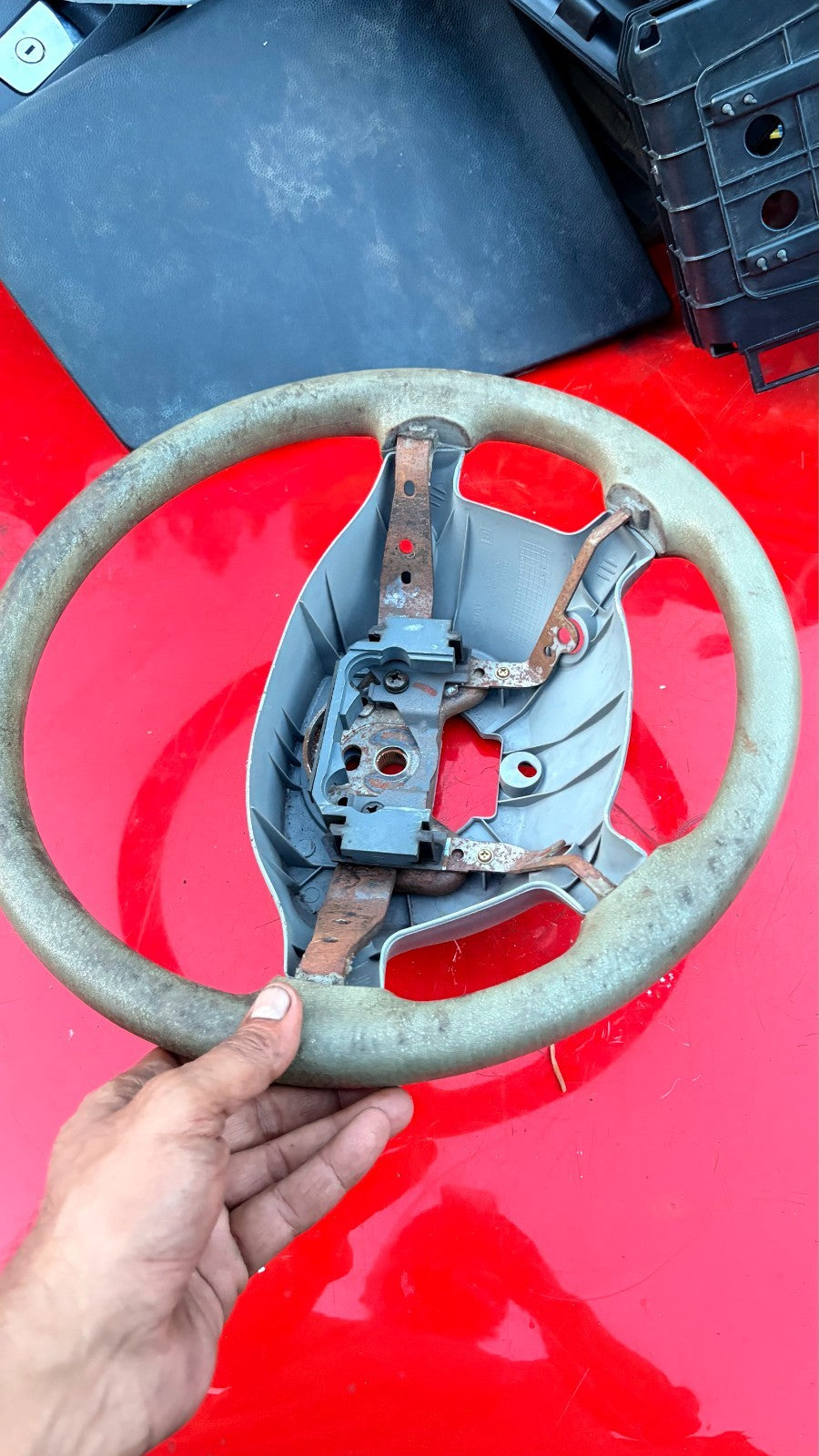 KIA SEDONA MK1 2004 4 SPOKE STEERING WHEEL