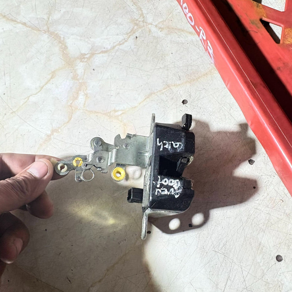 Chevrolet Aveo Hatchback Tailgate Boot Lock Latch Mechanism 9M29 RHD