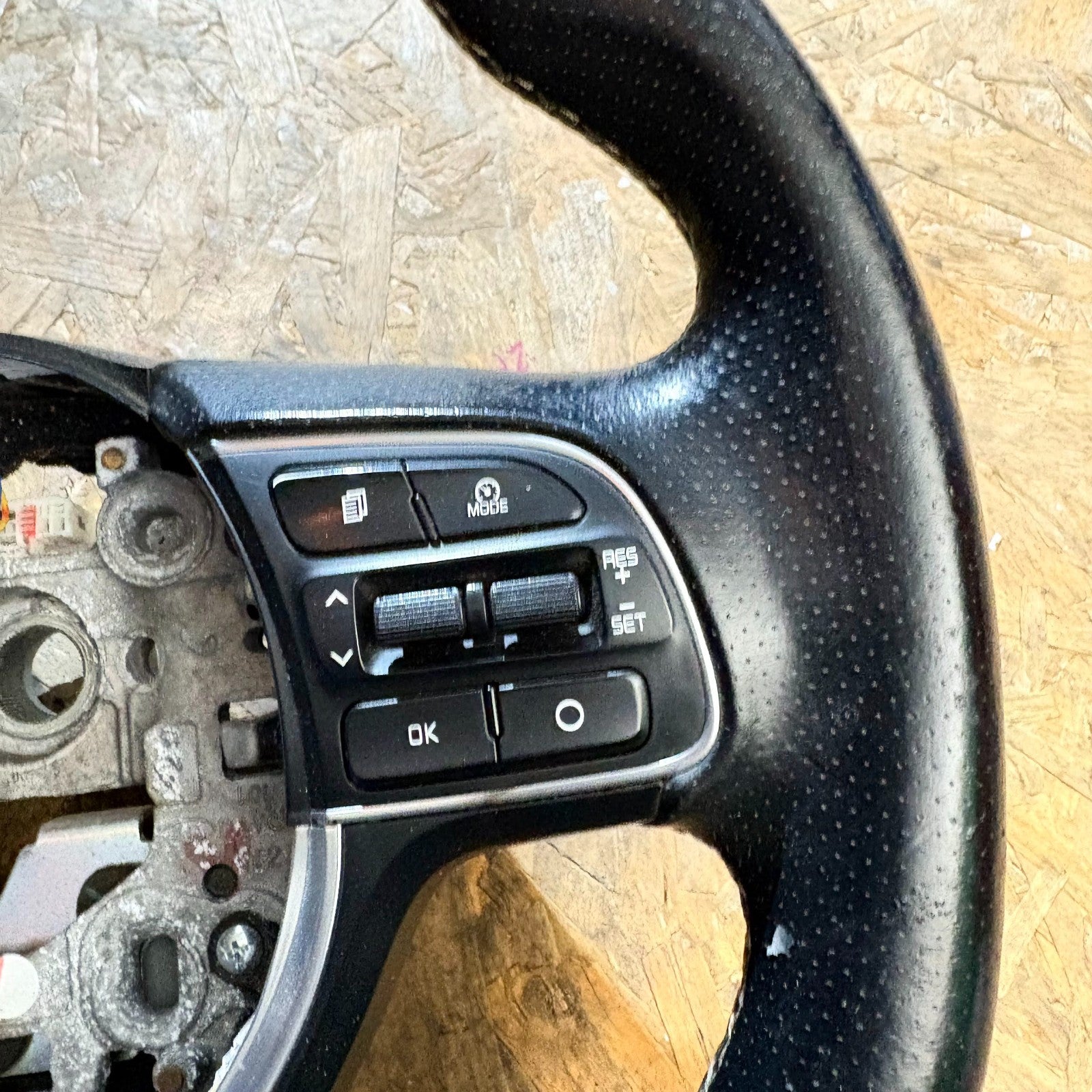 Kia Sportage Mk4 QL 5 Door Multifunction Steering Wheel 96710-D9130 2015-2018