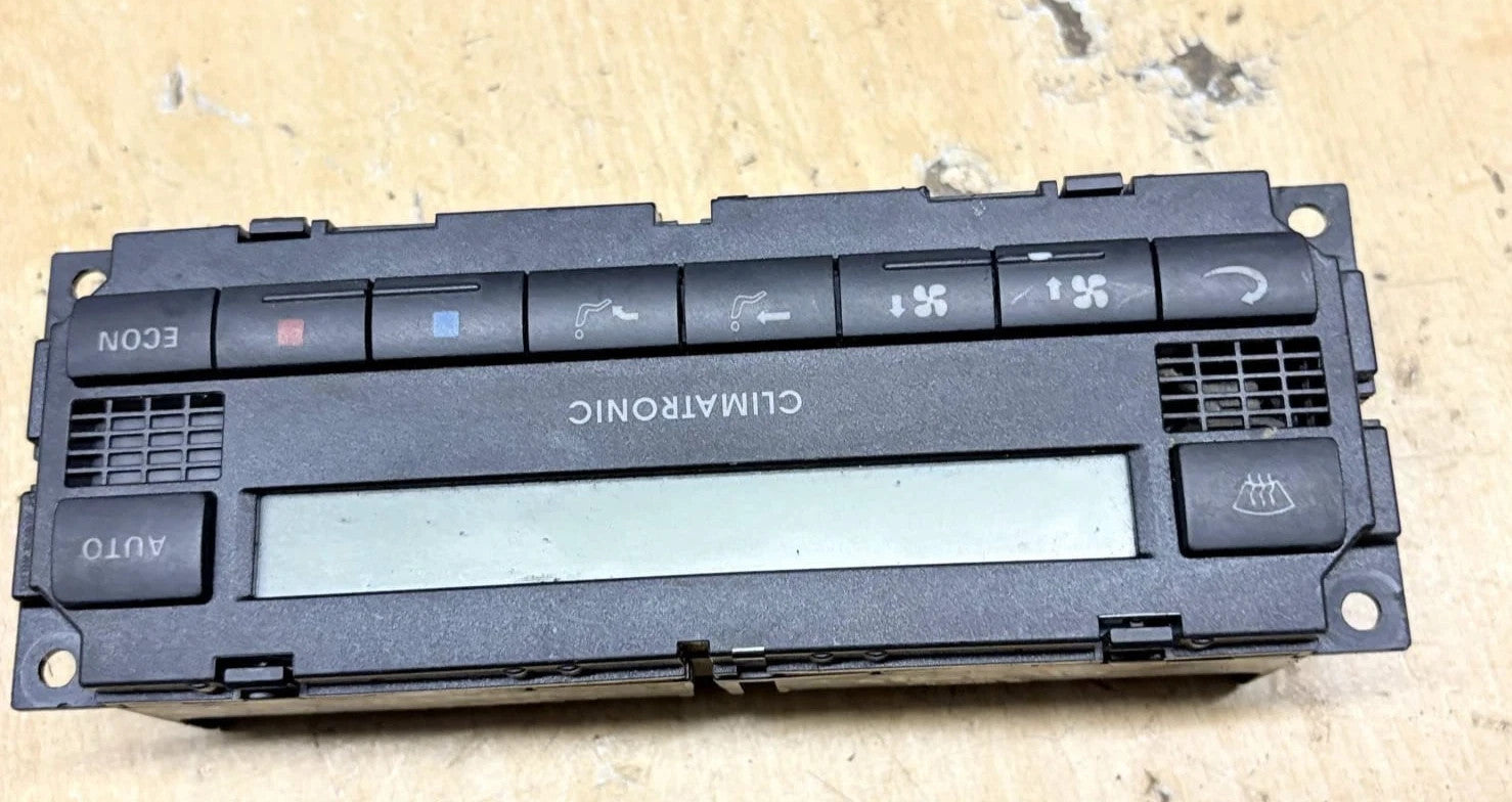 VW Passat 3B 3BG Golf 4 control air conditioning climate control part 3B190 2002